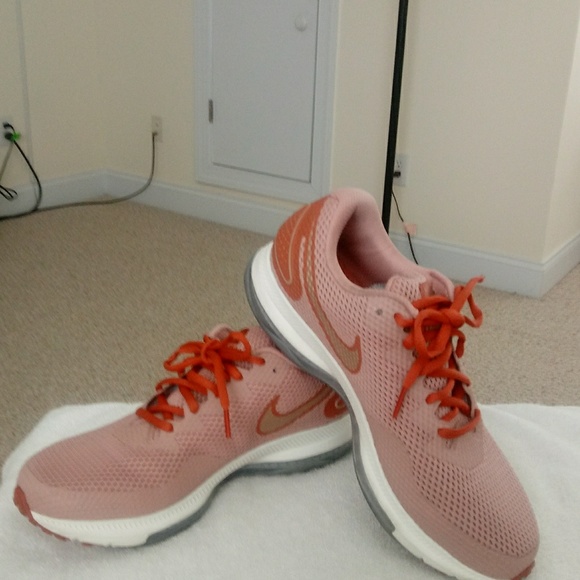 Nike Shoes - Nike Zoom All Out